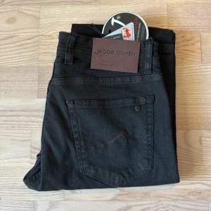 Jacob Cohen jeans  - Jacob Cohen jeans | Skick: 10/10 aldrig använda | Storlek: W31 - L33 | Kontakta mig för mer info och bilder📲