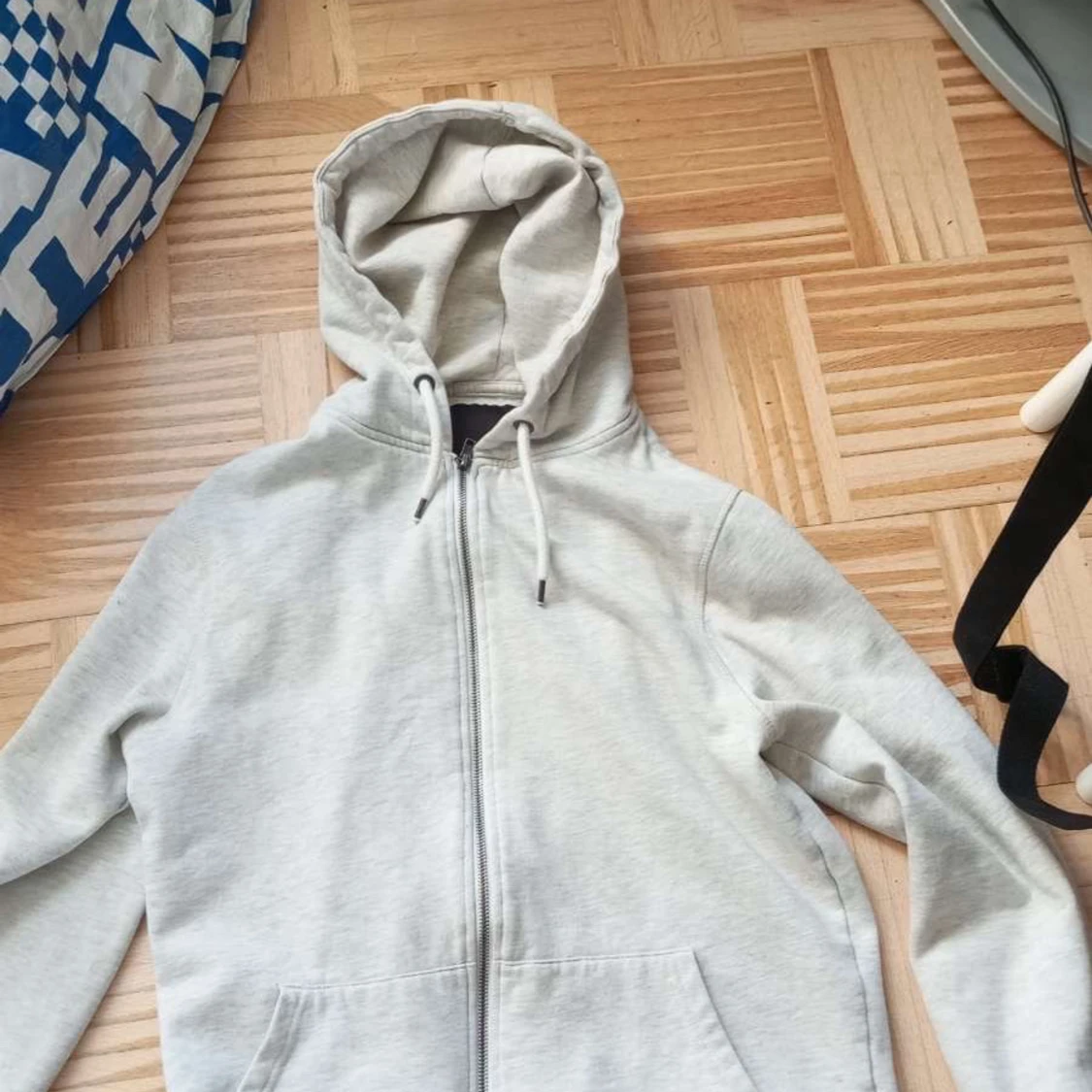 Hej! Jag säljer nu min brosars kläder hör av er vid intresse☺️