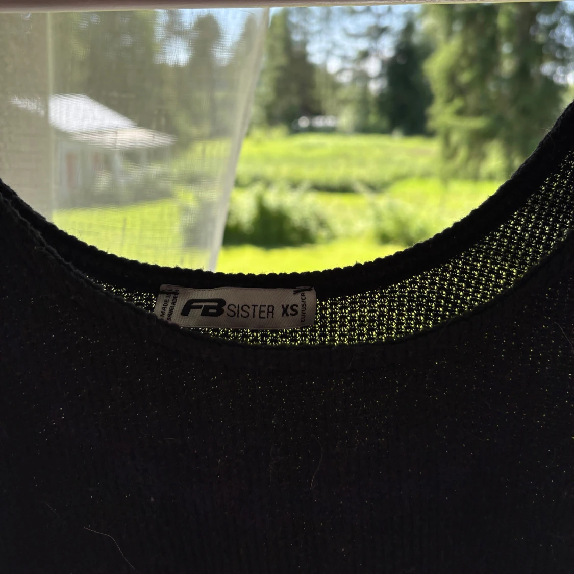 Svart croppad linnetopp FB Sister XS - 2