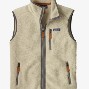 Beige fleeceväst från Patagonia - Hej, söker en Patagonia väst i storlek XS skriv till mig om ni har någon. 