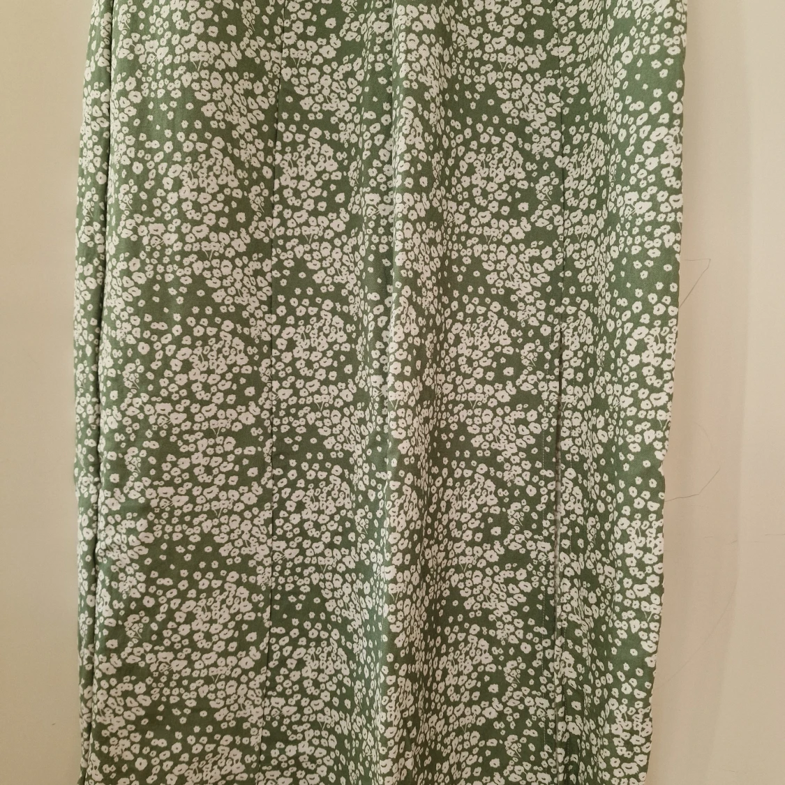 Grön blommig klänning från Gina Tricot - 4