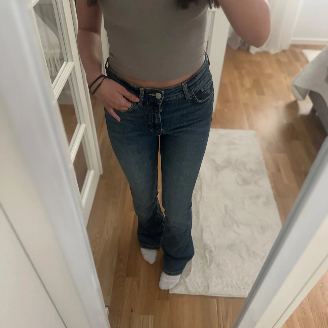 Blå bootcut jeans från Zara