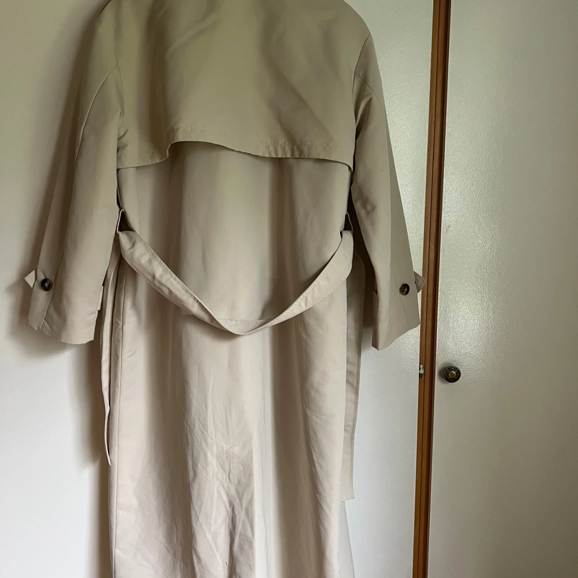 Beige trenchcoat från Vero Moda - 1