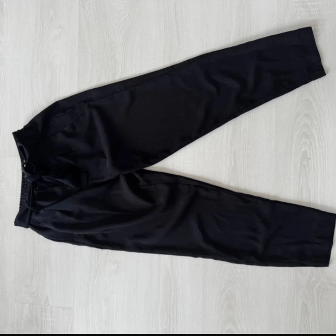 Svarta byxor med knytband - 4