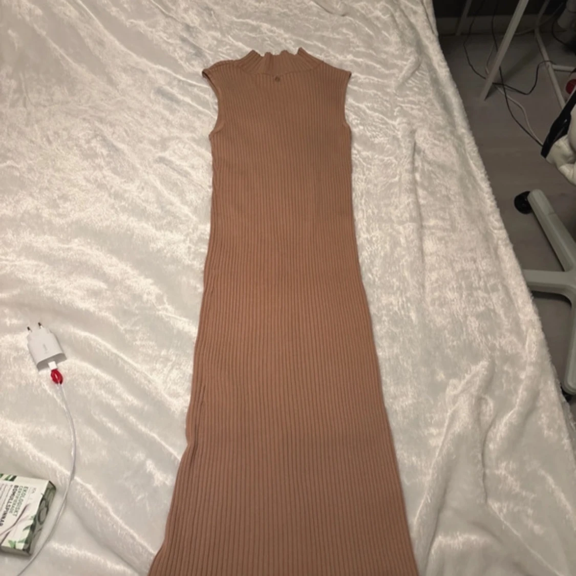 Beige designer guess klänning - 3