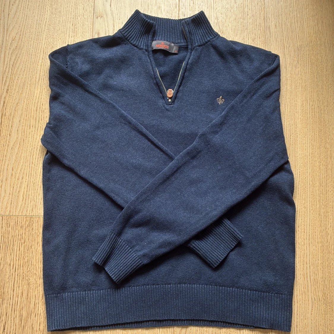 Mörkblå stickad halfzip från Morris