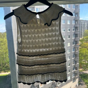 Sommar blus från Zara - Super fin virkad blus från Zara.knappt använd😁