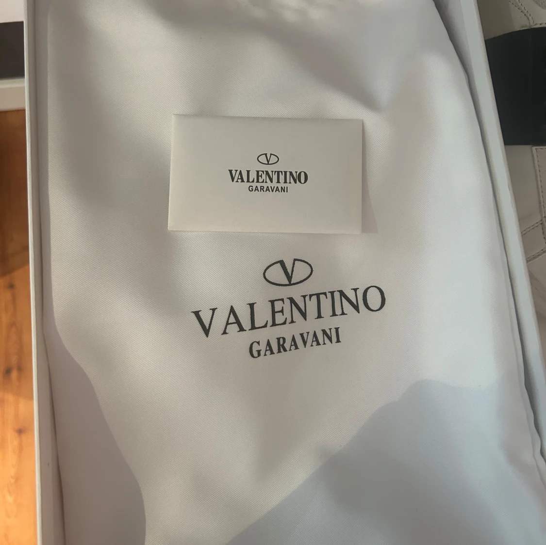 Valentino Garavani Open  - 3