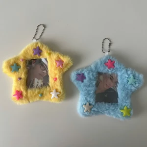 Photocard Holder - Selling two photocard holders (Yellow & Blue Star) 🌟 They are like new (just hung on my pegboard, never used outside)  The price are for two 🩷 *NI-KI IS NOT INCLUDED*  (Freebies to all orders ✨)
