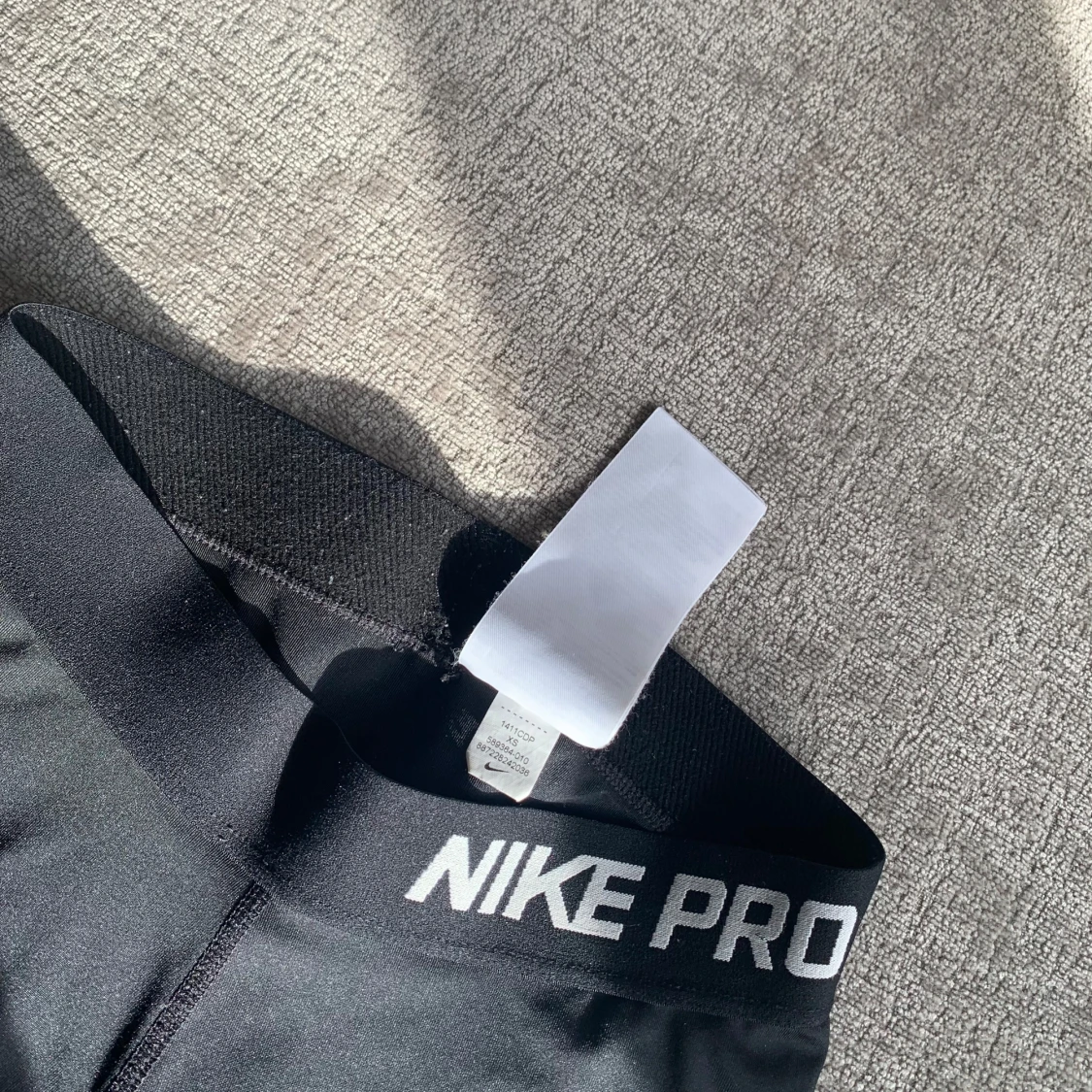 Svarta träningstights shorts från Nike  - 3