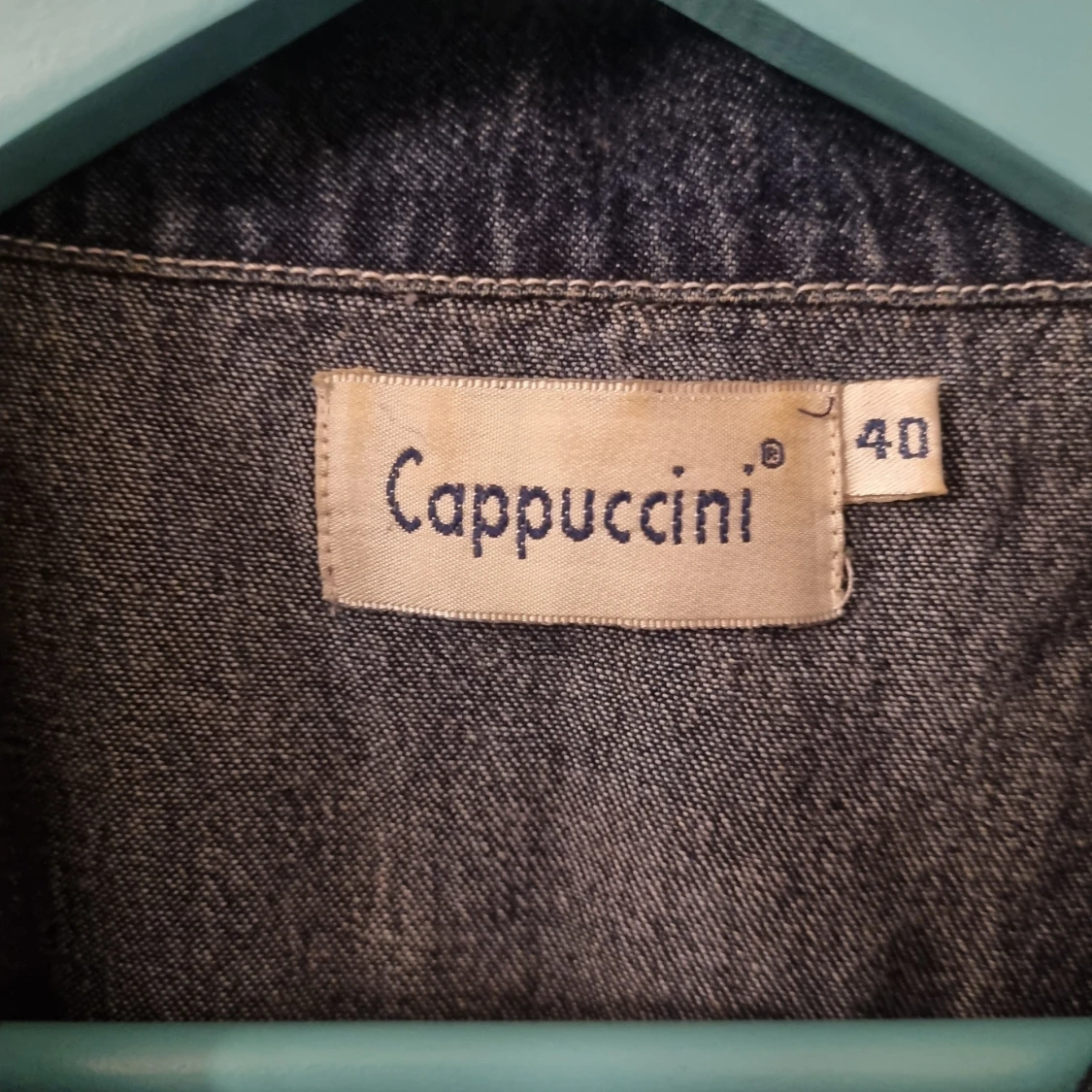 Jeansklänning med knappar från Cappuccini - 1