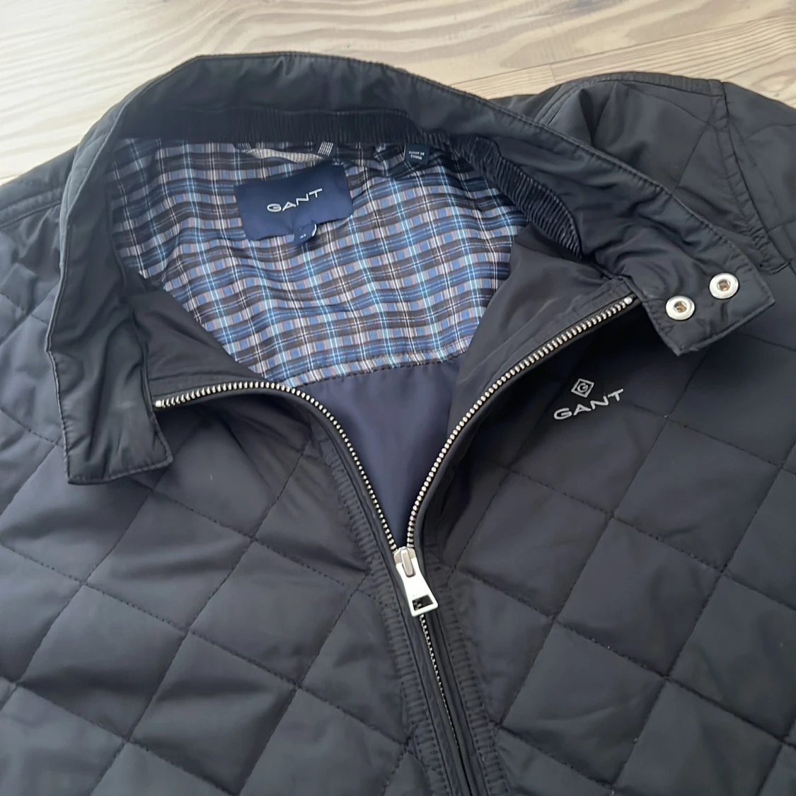 Svart quiltad jacka från Gant - 1