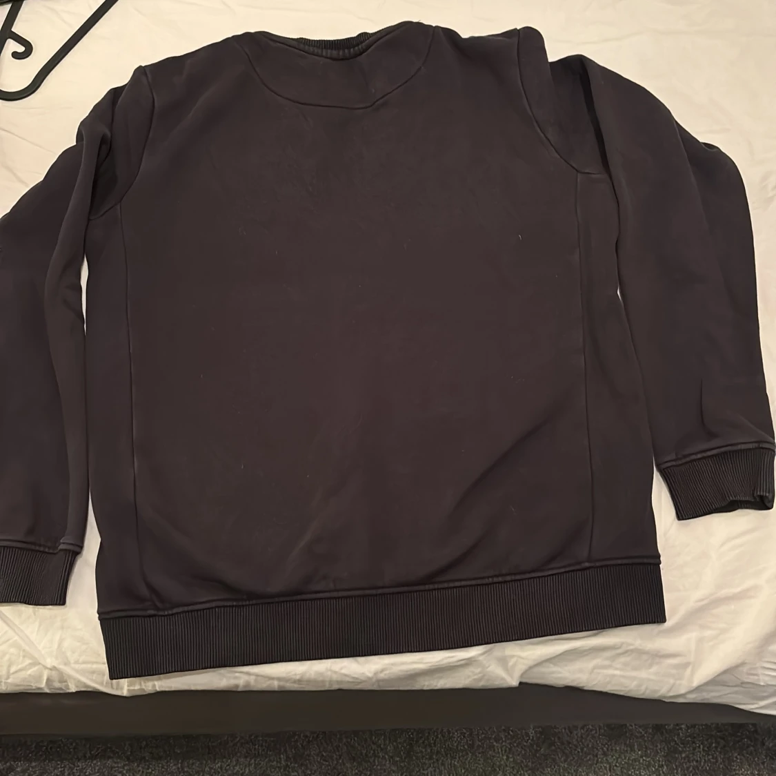 Svart sweatshirt från Lee - 1