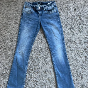 Ltb jeans - Jeans från Ltb i modellen valerie! Perfekt skick, storlek W28/L24. 