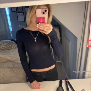 Mörkblå intimissimi tröja  - Använd fåtal gånger