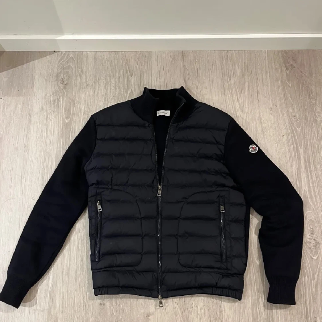 Svart jacka från Moncler