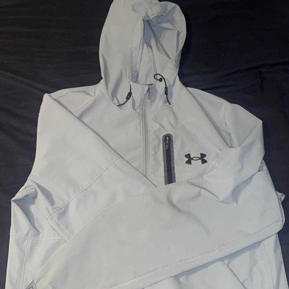 Grå vindjacka från Under Armour - 1