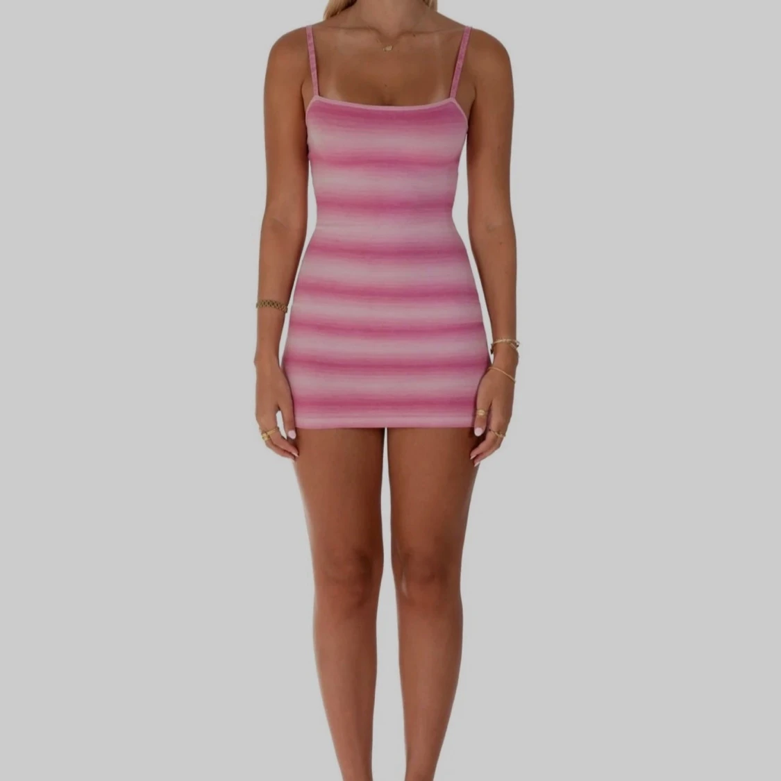 Rosa randig klänning från I Am Delilah