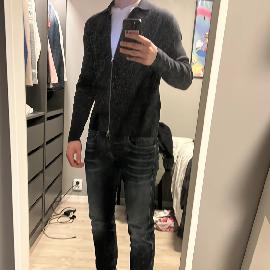 Mörkblå tröja med dragkedja från Samsøe Samsøe