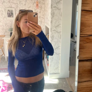 Meshtopp  - Snygg blå mesh topp, jätte fint skick💗💗💗