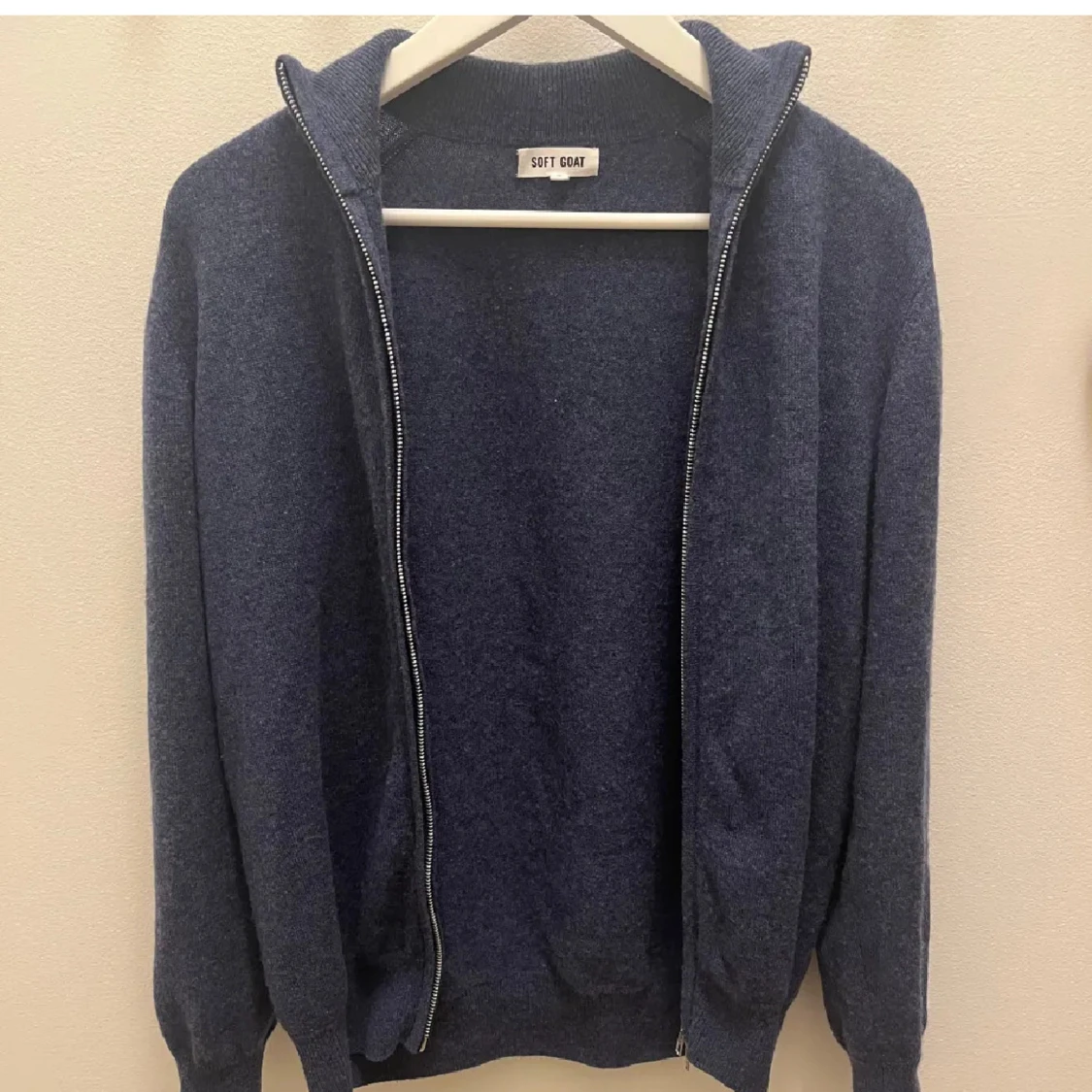 Blå kashmirkofta från Soft Goat