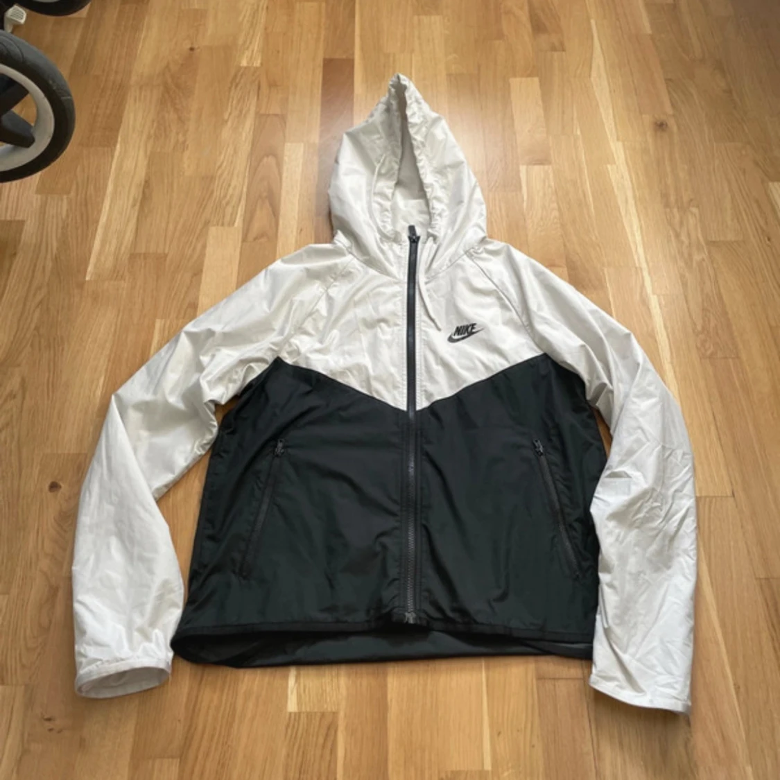 Nike svartvit jacka