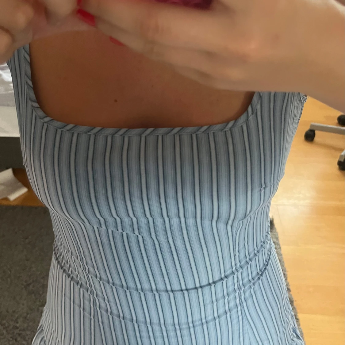 Blå- och vitrandig kort klänning PLT - 3