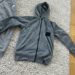 Nike air Max Hoodie  - Nike air Max hoodie oanvänd och skön inför hösten 