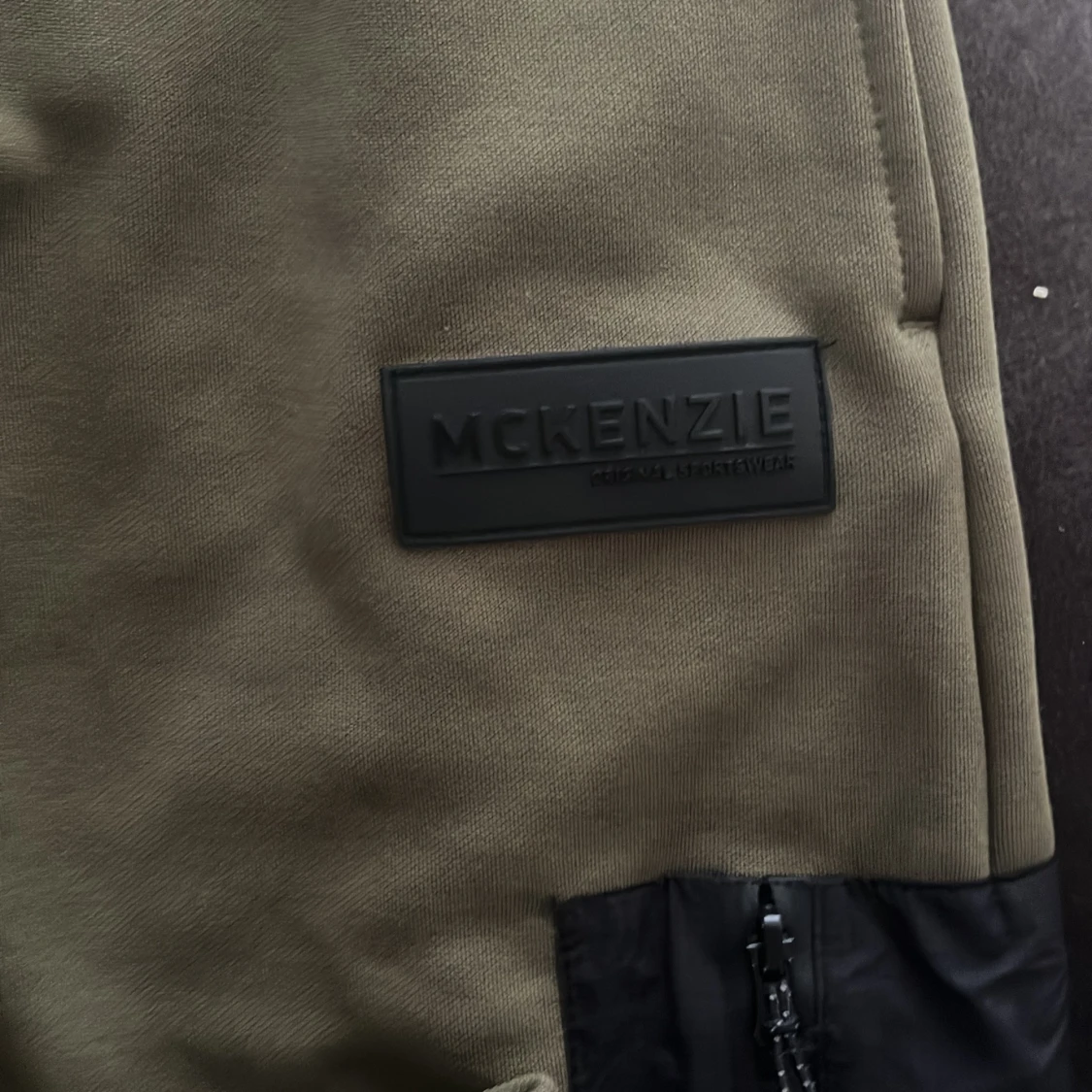 Olivgröna cargopants från McKenzie S - 1