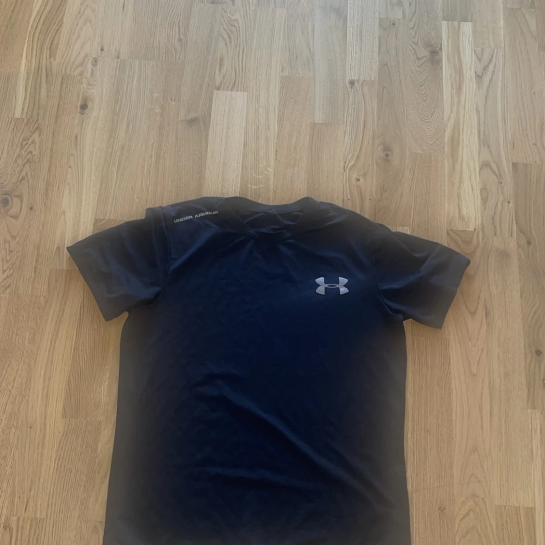 Svart Under Armour t-shirt - 1