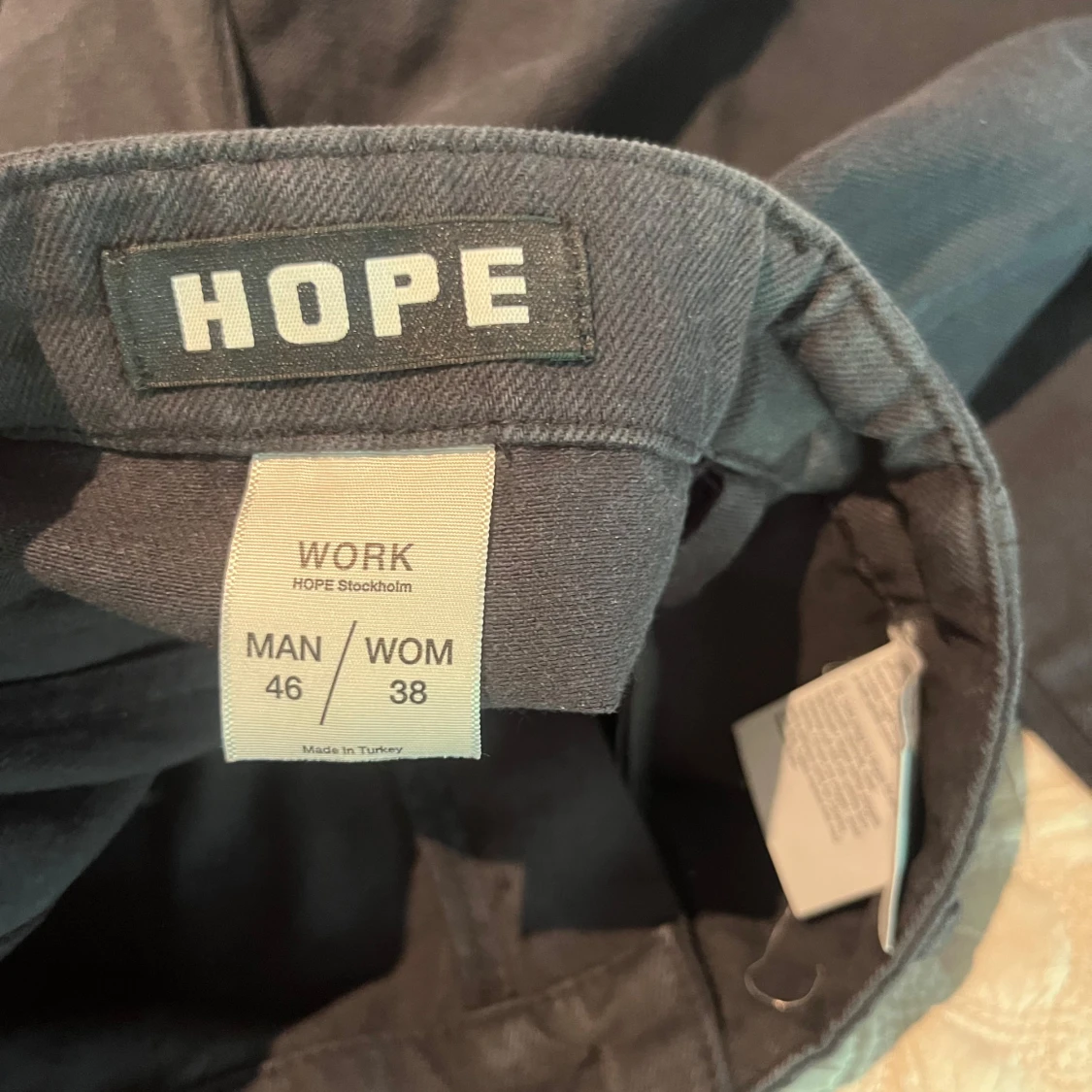 Marinblåa workpants från HOPE Stockholm - 1