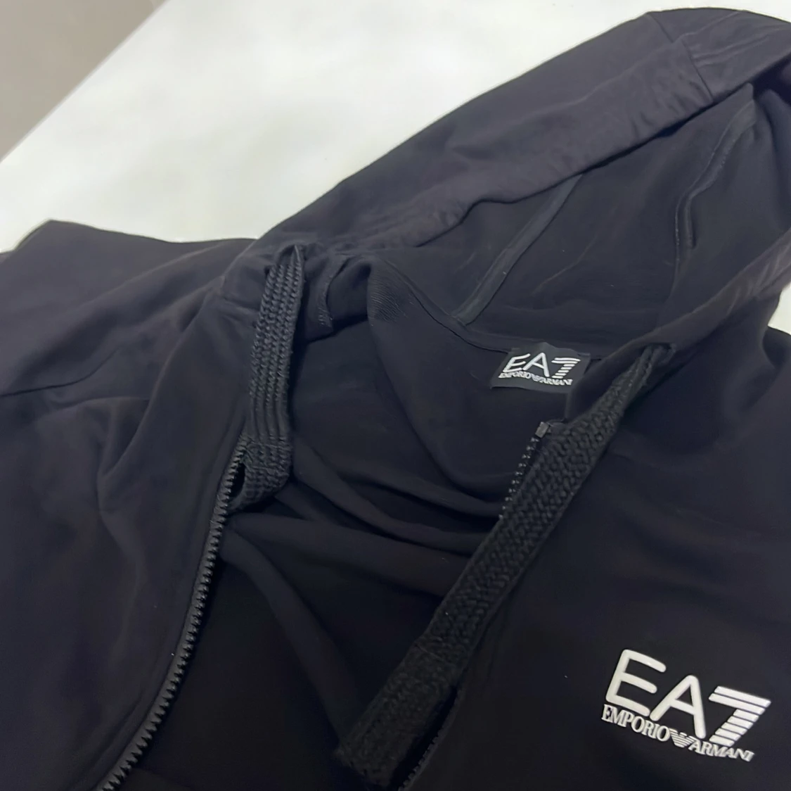 Svart EA7 hoodie med dragkedja - 4