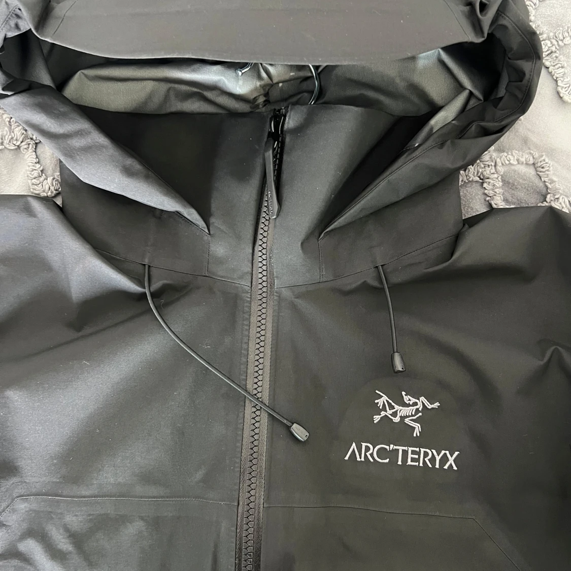 Svart Arc'teryx Beta AR regnjacka - 1