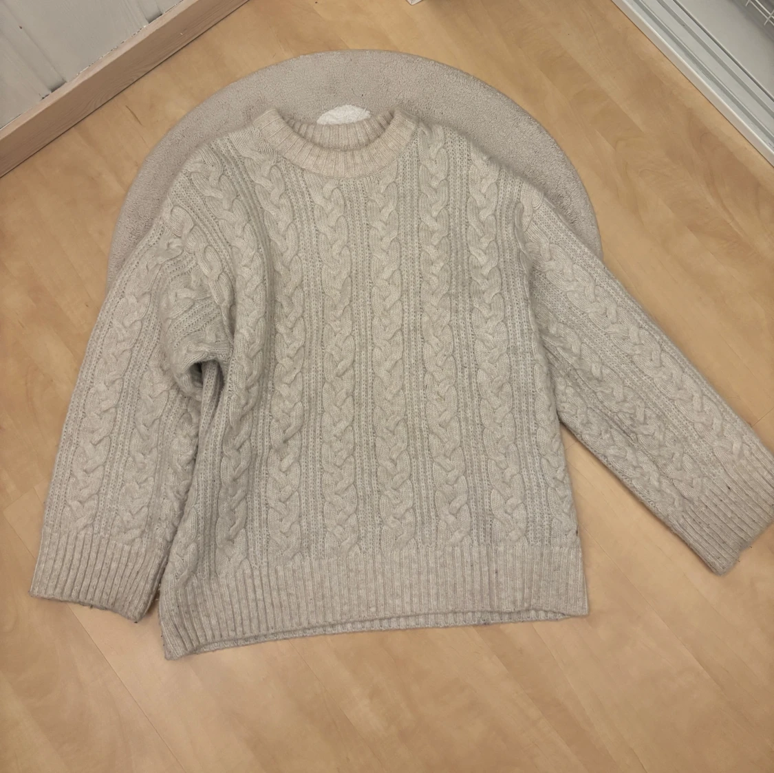 Stickad tröja  - 2