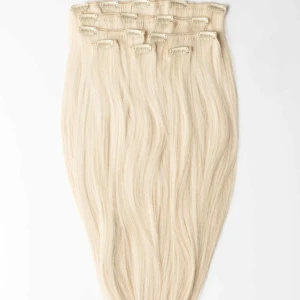 Långa blonda clip-on löshår - Säljer clip in löshår användt få gånger, 60cm och jag har inte klippt något, färgen är light ash blond (ljusaste) säljer för att jag har satt i tejp istället🥰
