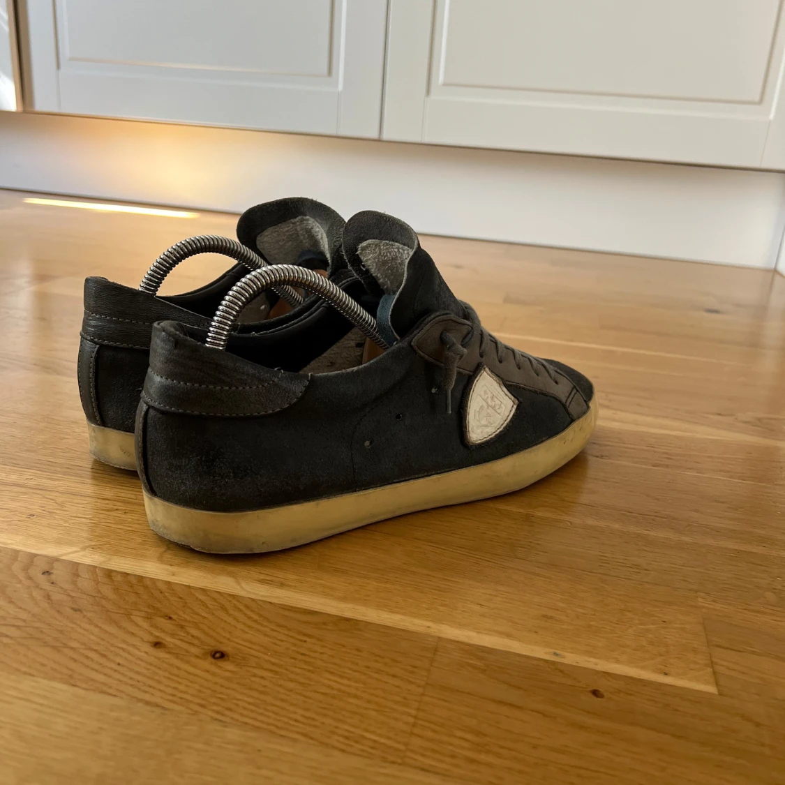 Navy Philippe Model sneakers i mocka - 2