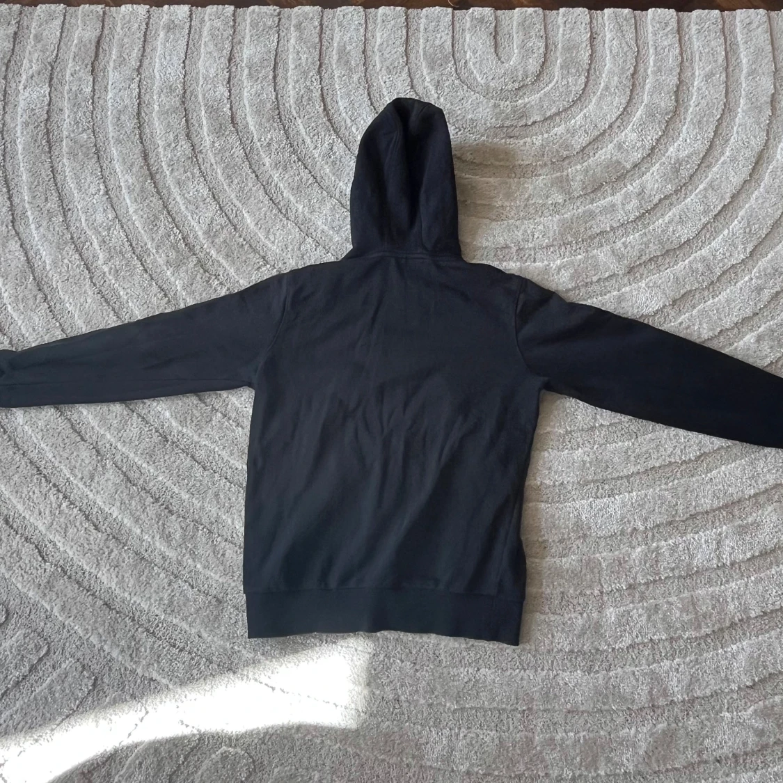 Svart Calvin Klein hoodie med logga - 1
