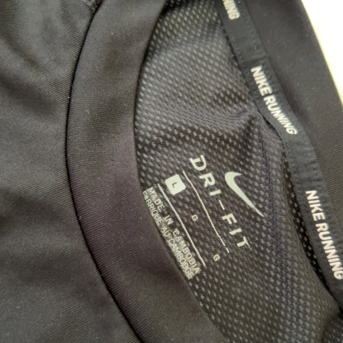 2 runningshirts från Nike - 3