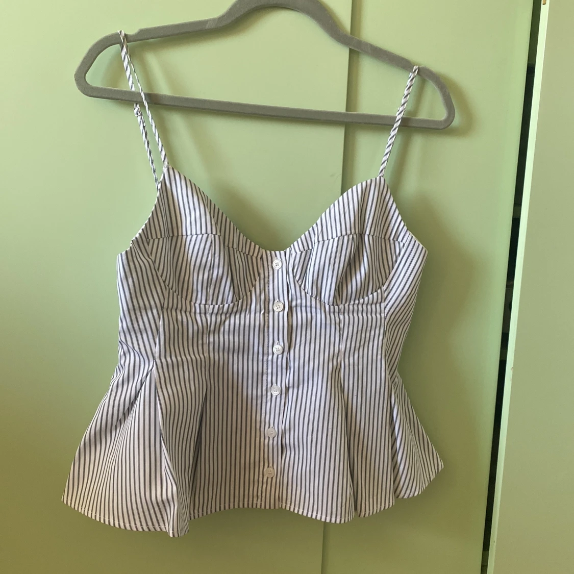 linnetopp med knappar