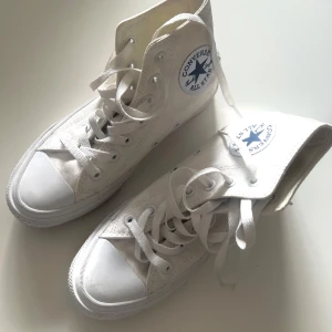 Vita Converse All Star high tops - Clean Klassiska vita Converse All Star high top sneakers. Storlek:37 