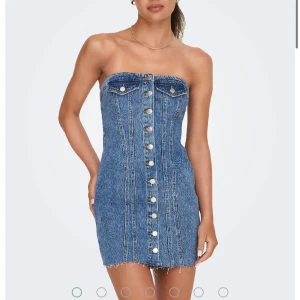 Jeansklänning - Från Only, aldrig använd med lappen kvar! Lite stor i storleken✨