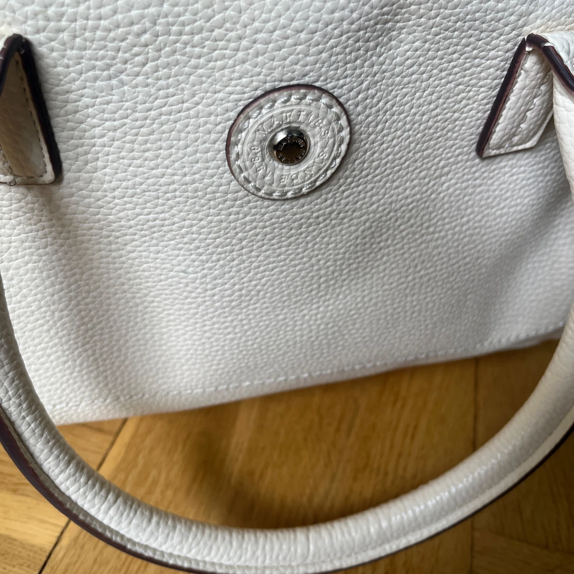 Vit handväska i skinn från Matties - 3