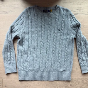 Polo Ralph Lauren Knit - Skick 9/10 använd ett få tal gånger. L passar S/M 
