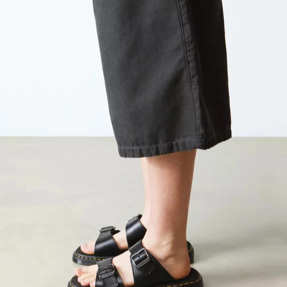 Svarta Dr. Martens sandaler med spännen - 3