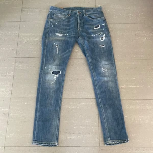 Dondup George jeans  - Säljer nu dessa dondup George jeans, skriv för fler bilder/frågor🙌🏼