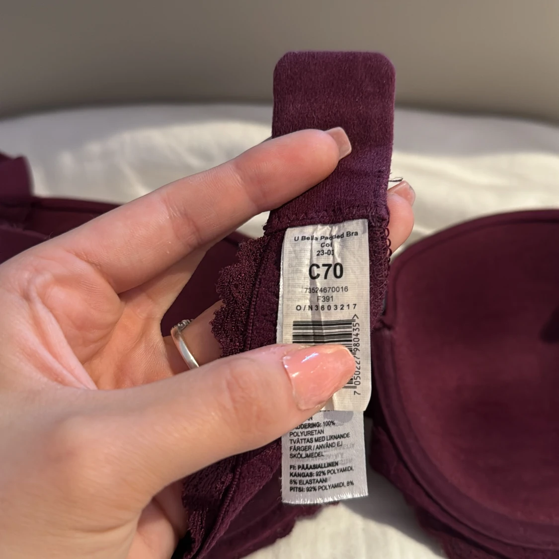 Vinröd spets-bh C70 från Cubus  - 2