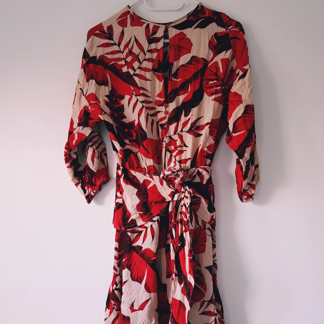 Röd blommig långklänning Johanna Ortiz x H&M strl 36 - 1