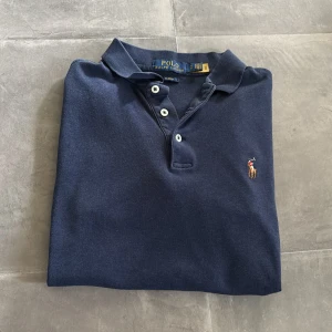 Ralph Lauren pike GE PRISFÖRSLAG  - Skick: 9/10 | Storlek: S | Passar XS | Passar perfekt för dig som är 165-170 | Nypris: 1500 | Mitt pris: Ge prisförslag | Hör av er vid frågor. 