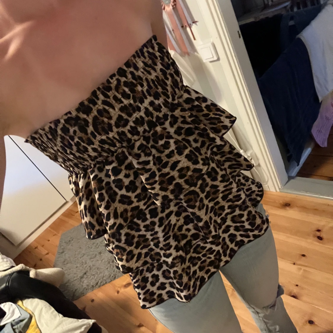 Leopardmönstrad volang tubtopp - 1