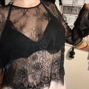 See through genomskinlig gothic tröja  - Köpt på hm många år sedan används ej längre 